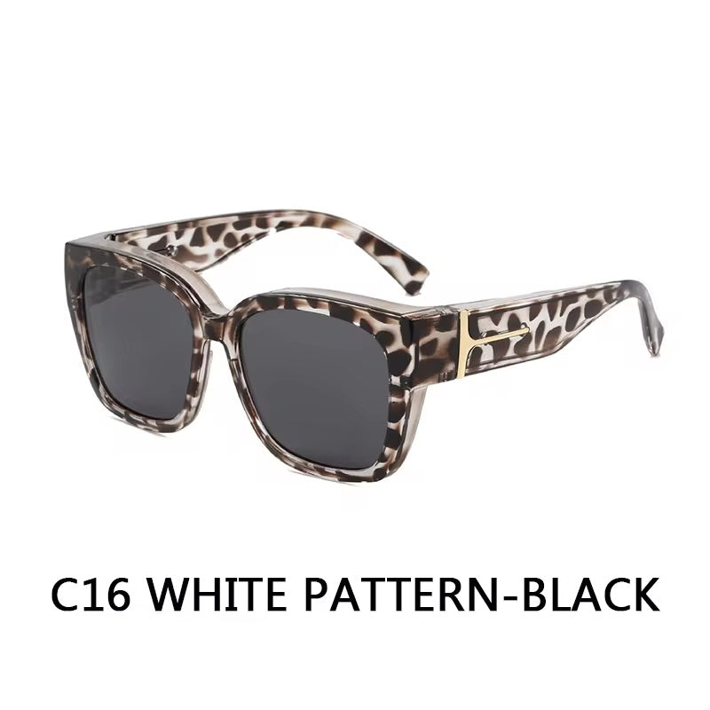 C16 White Pattern–Black